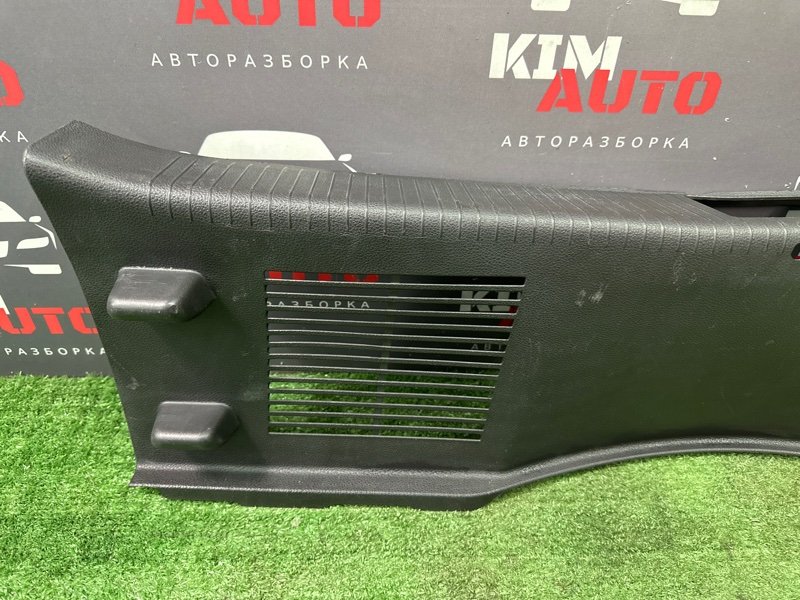 Накладка задней панели Opel Astra J