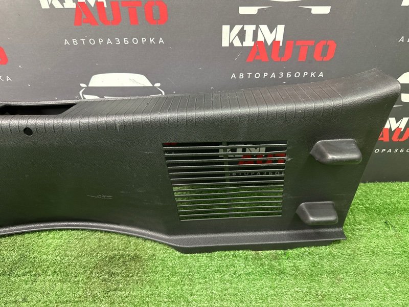 Накладка задней панели Opel Astra J