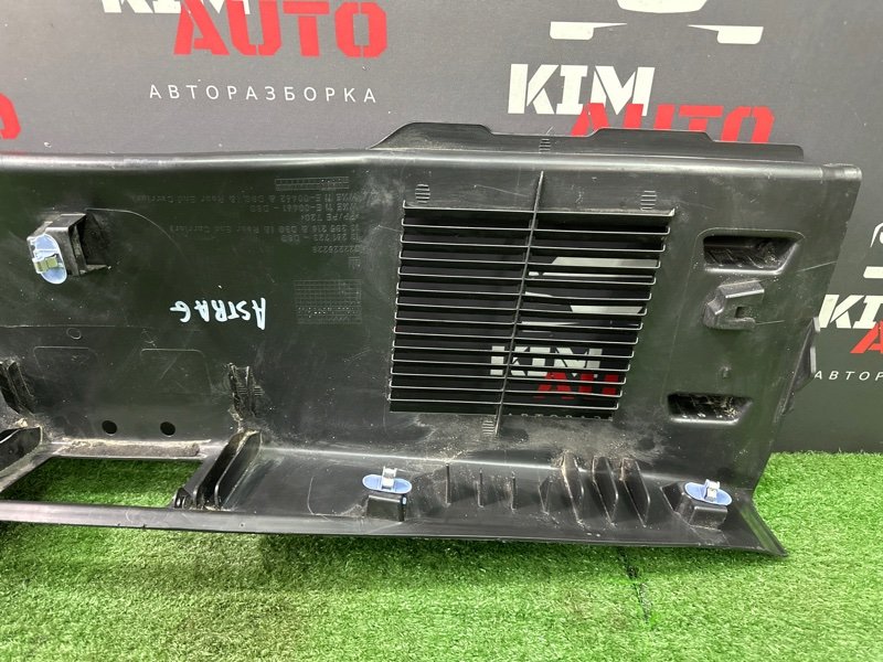 Накладка задней панели Opel Astra J