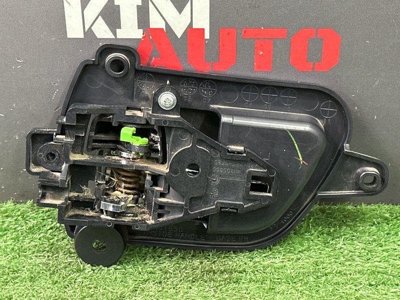 Ручка двери внутренняя Mitsubishi Outlander XL