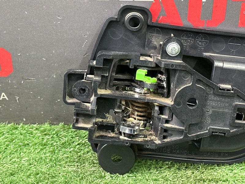 Ручка двери внутренняя Mitsubishi Outlander XL