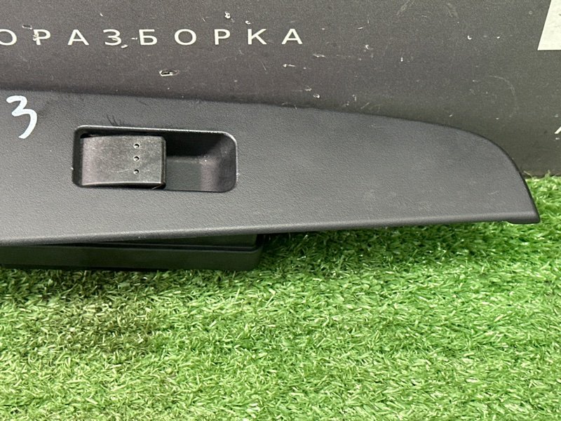 Кнопка стеклоподъемника Mazda 3 BK