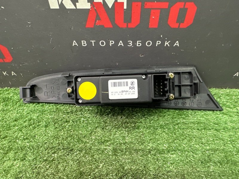 Кнопка стеклоподъемника Mazda 3 BK