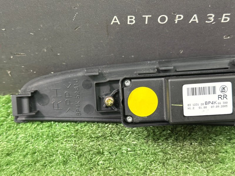 Кнопка стеклоподъемника Mazda 3 BK