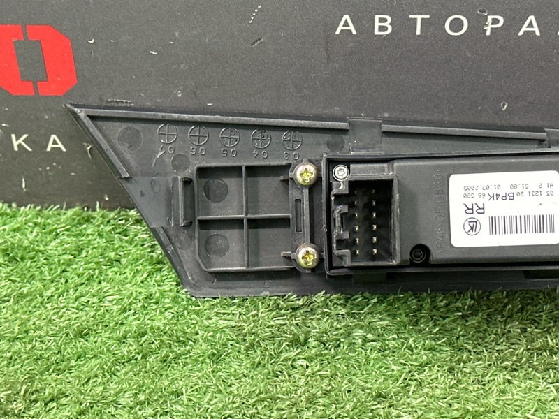 Кнопка стеклоподъемника Mazda 3 BK