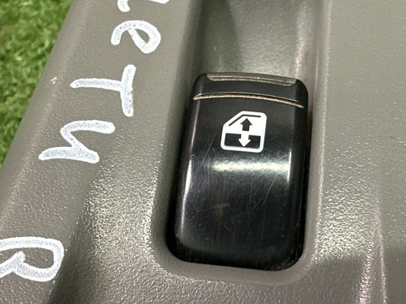 Кнопка стеклоподъемника Chevrolet Lacetti J200