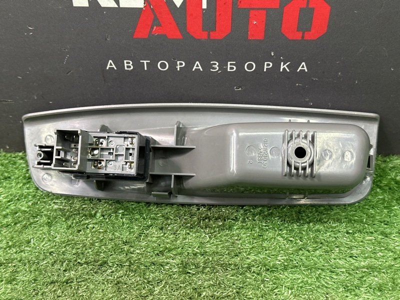 Кнопка стеклоподъемника Chevrolet Lacetti J200