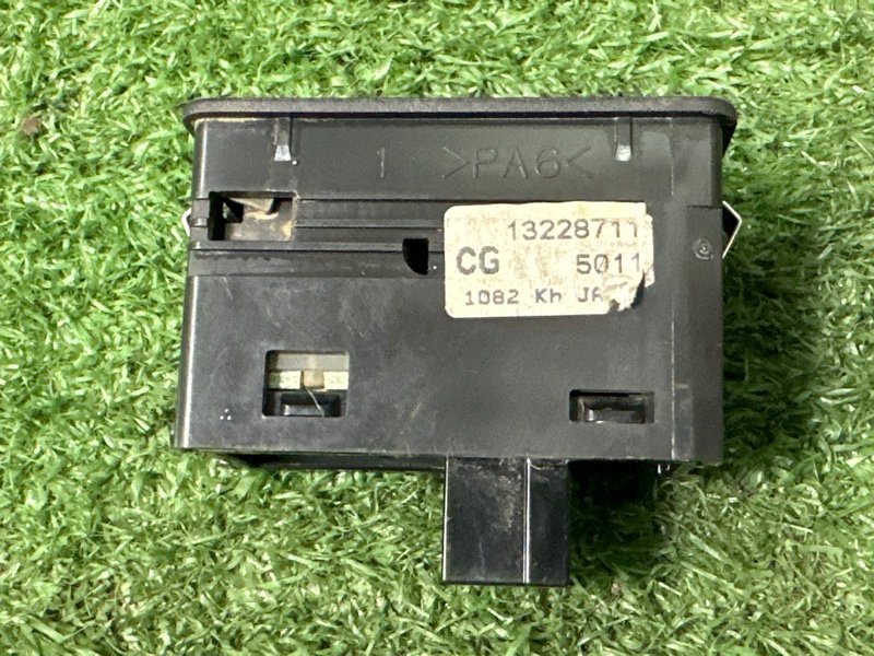 Кнопка стеклоподъемника Opel Astra H