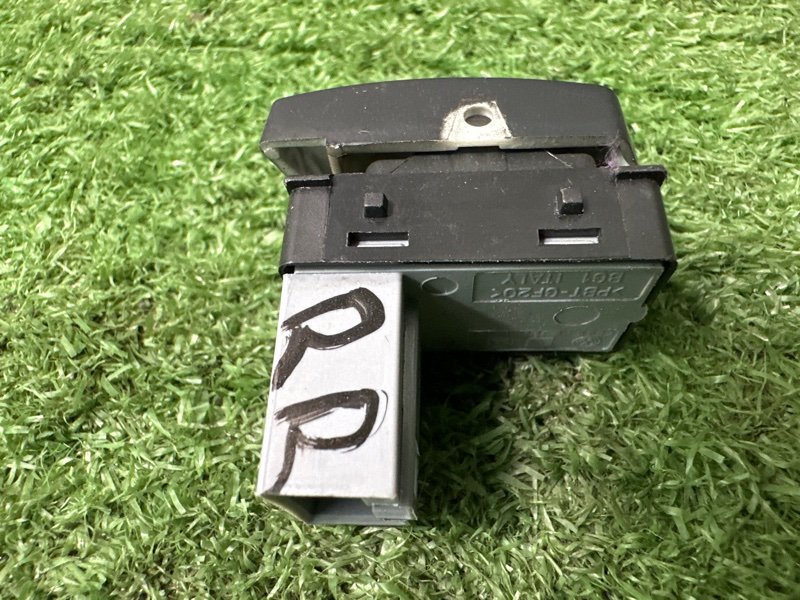 Кнопка стеклоподъемника Skoda Octavia A5