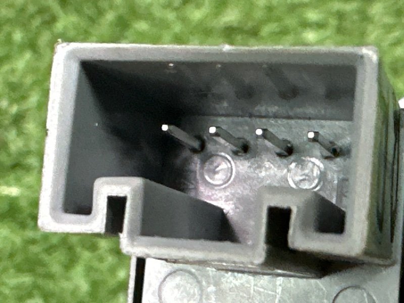 Кнопка стеклоподъемника Skoda Octavia A5