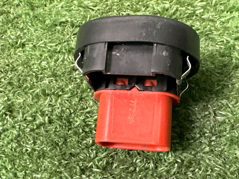 Кнопка стеклоподъемника Ford Fiesta