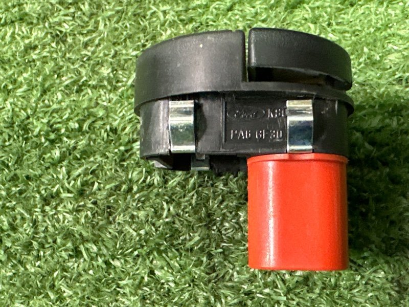 Кнопка стеклоподъемника Ford Fiesta