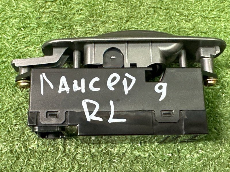 Кнопка стеклоподъемника Mitsubishi Lancer 9