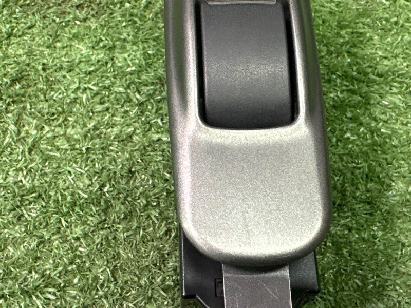 Кнопка стеклоподъемника Mitsubishi Lancer 9