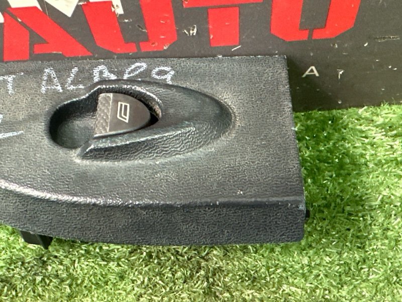 Кнопка стеклоподъемника Fiat Albea