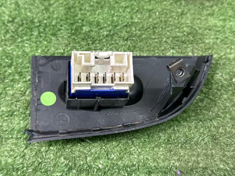 Кнопка стеклоподъемника Fiat Albea