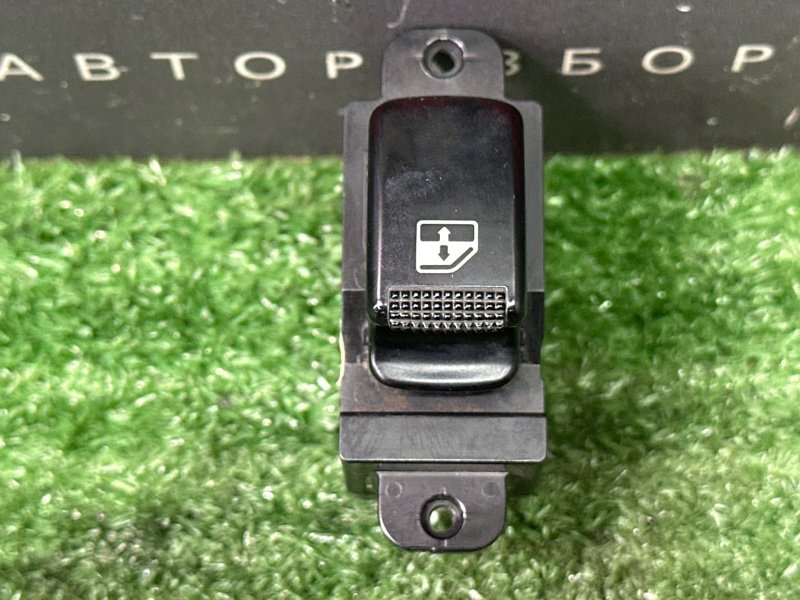 Кнопка стеклоподъемника Kia Rio 2