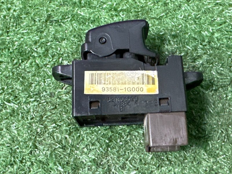 Кнопка стеклоподъемника Kia Rio 2