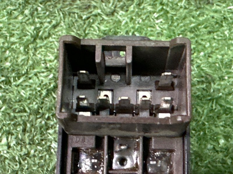 Кнопка стеклоподъемника Kia Rio 2