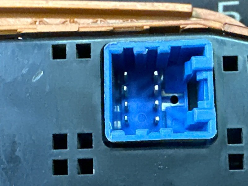 Блок управления стеклоподъемниками Hyundai Sonata EF