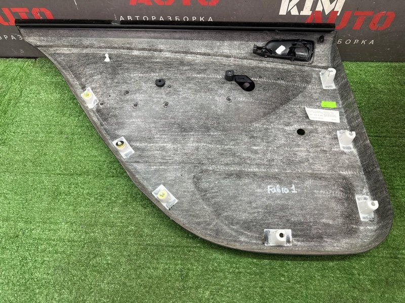 Обшивка двери Skoda Fabia 1