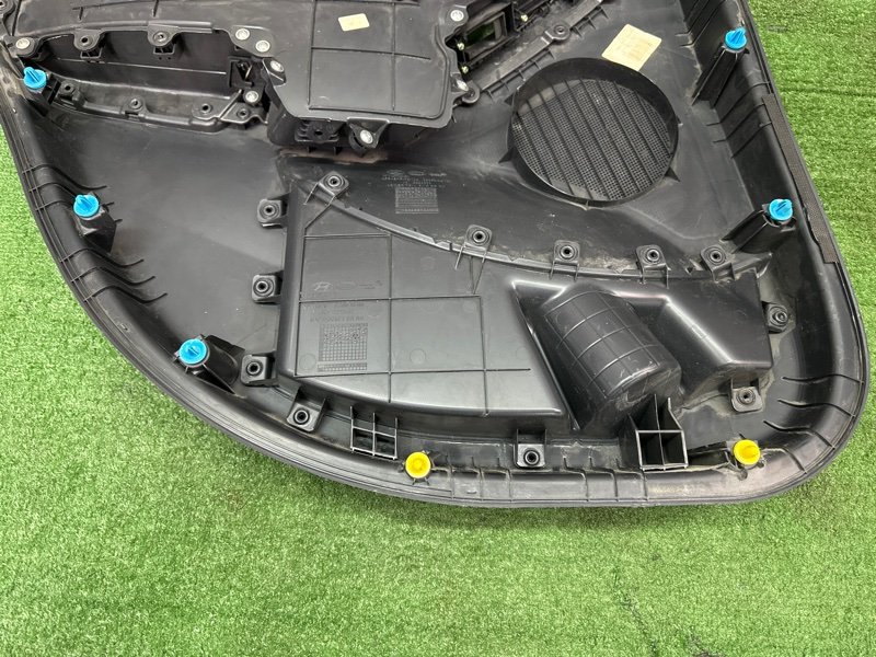 Обшивка двери Hyundai i30