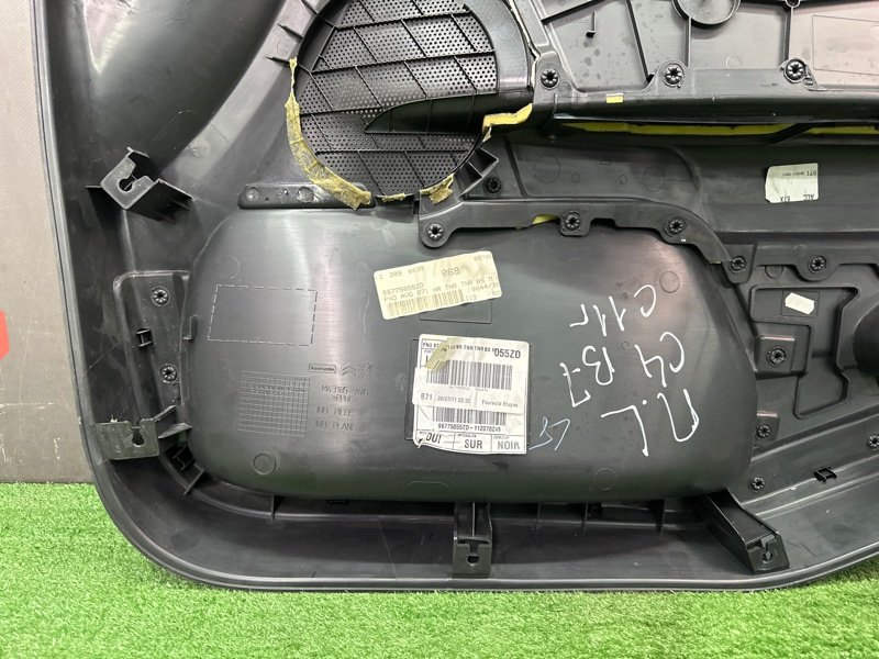 Обшивка двери Citroen C 4