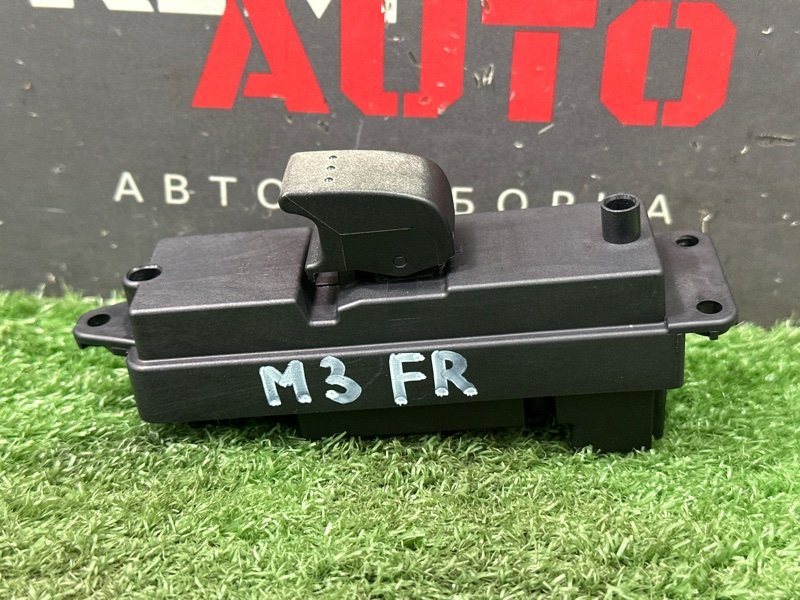 Кнопка стеклоподъемника Mazda 3 BK