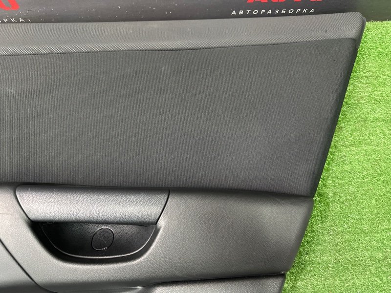 Обшивка двери Mazda 3 BK