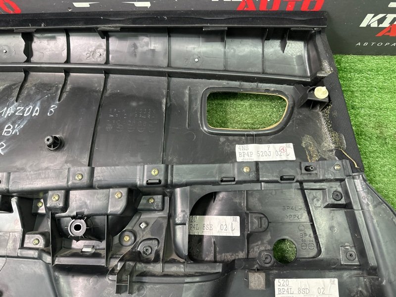 Обшивка двери Mazda 3 BK