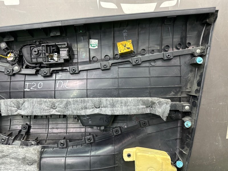 Обшивка двери Hyundai I20