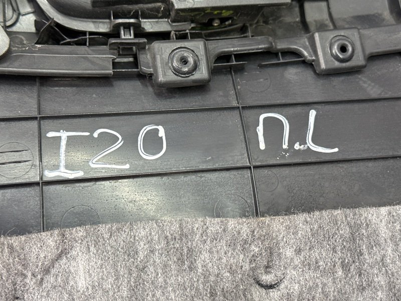 Обшивка двери Hyundai I20