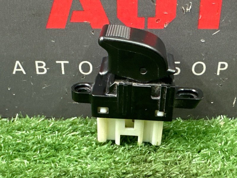 Кнопка стеклоподъемника Mazda 6