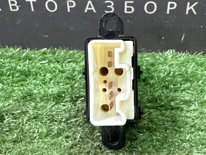 Кнопка стеклоподъемника Mazda 6