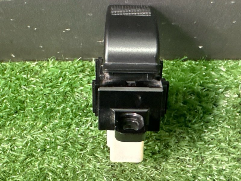 Кнопка стеклоподъемника Mazda 6