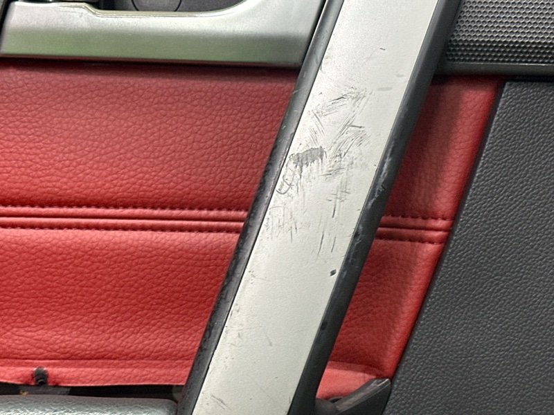 Обшивка двери Chevrolet Captiva C100