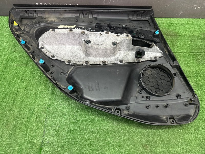 Обшивка двери Fiat Punto