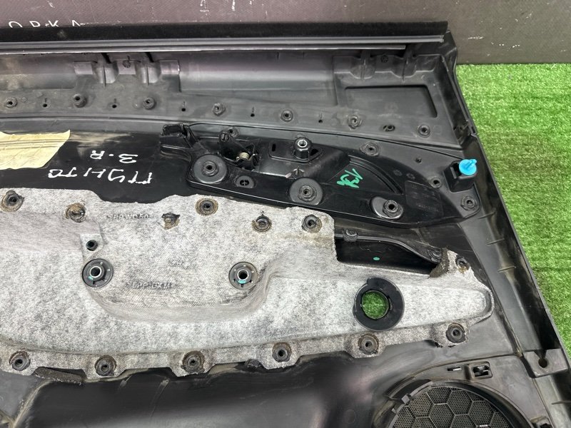 Обшивка двери Fiat Punto