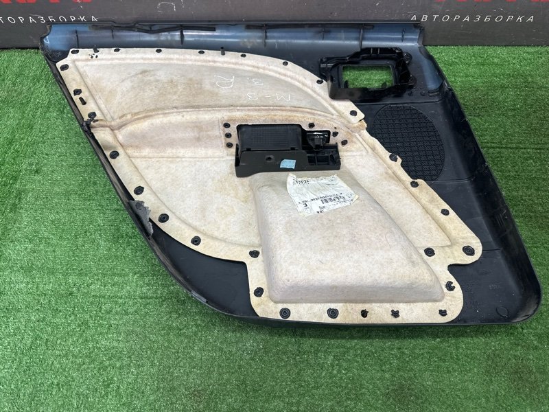 Обшивка двери Ford Mondeo 3