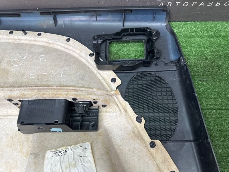 Обшивка двери Ford Mondeo 3