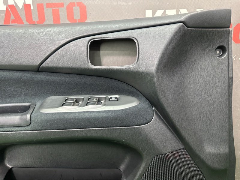 Обшивка двери Mitsubishi Lancer 9