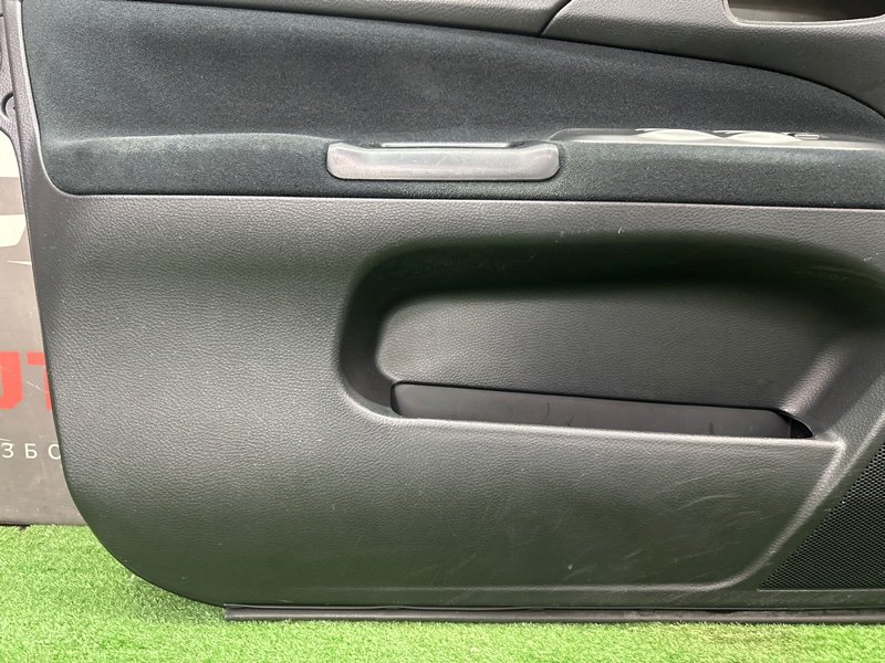 Обшивка двери Mitsubishi Lancer 9