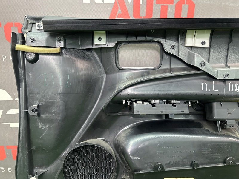 Обшивка двери Mitsubishi Lancer 9