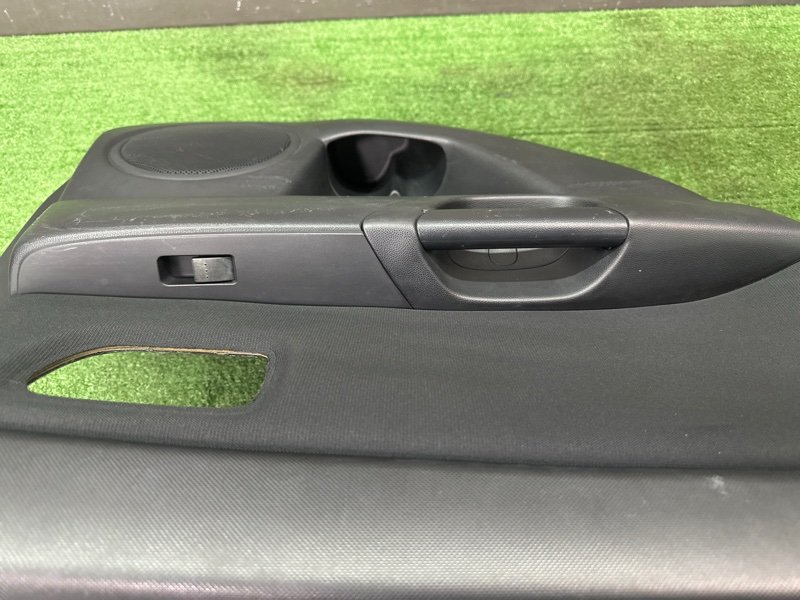 Обшивка двери Mazda 3 BK