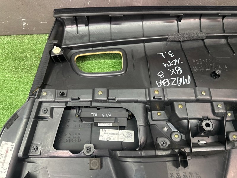 Обшивка двери Mazda 3 BK