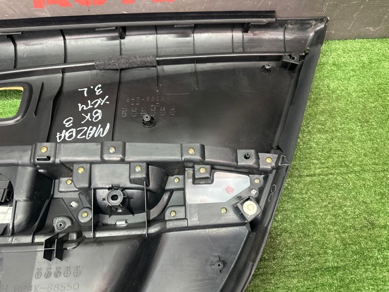 Обшивка двери Mazda 3 BK