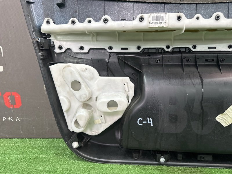 Обшивка двери Citroen C 4