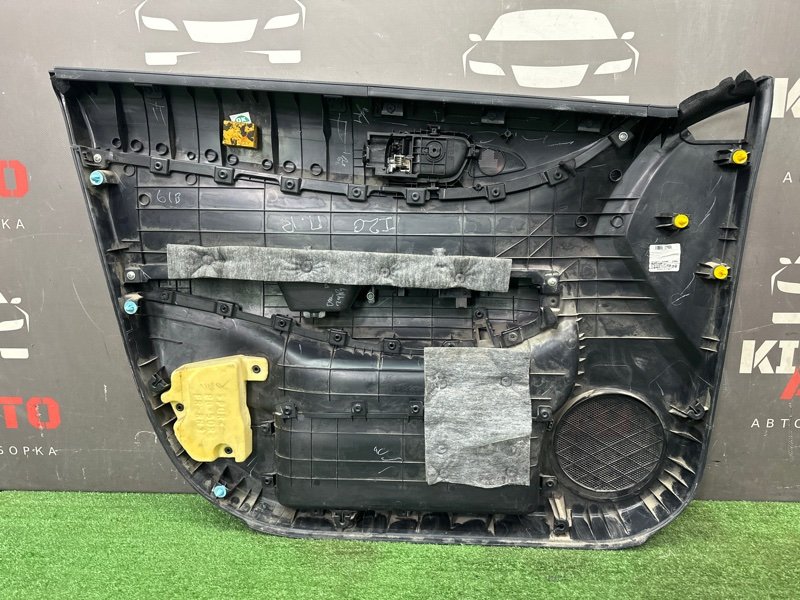 Обшивка двери Hyundai I20