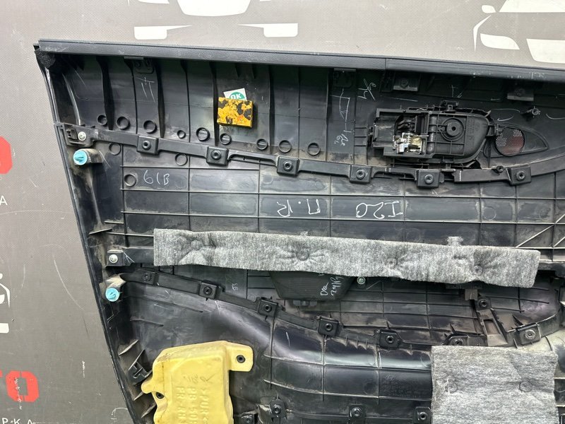 Обшивка двери Hyundai I20
