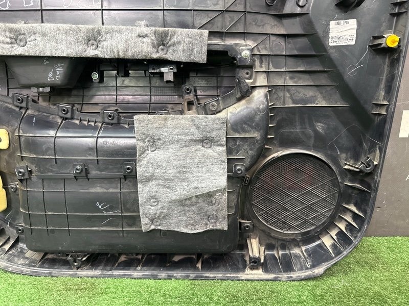 Обшивка двери Hyundai I20